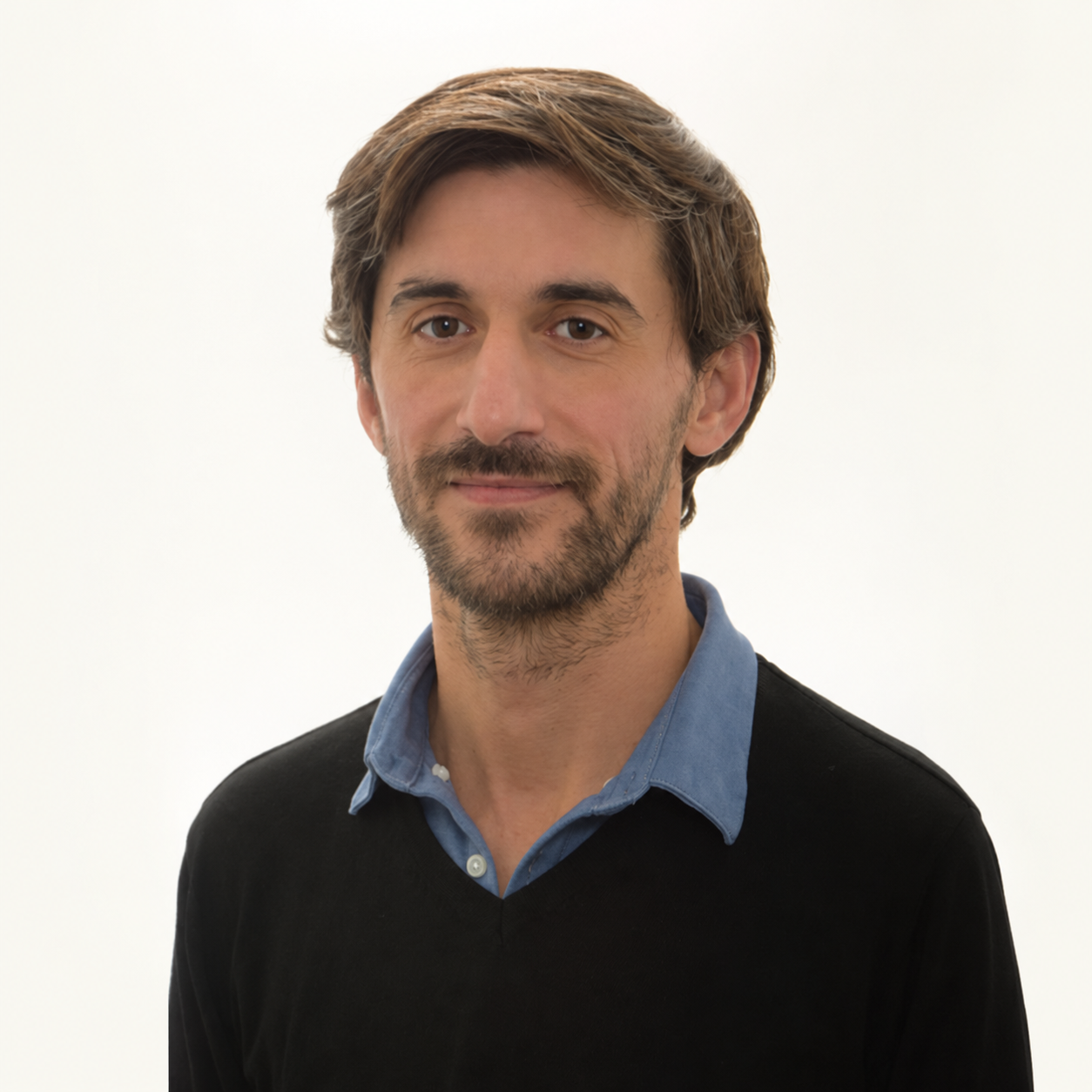 Dr. Leandro Navarro